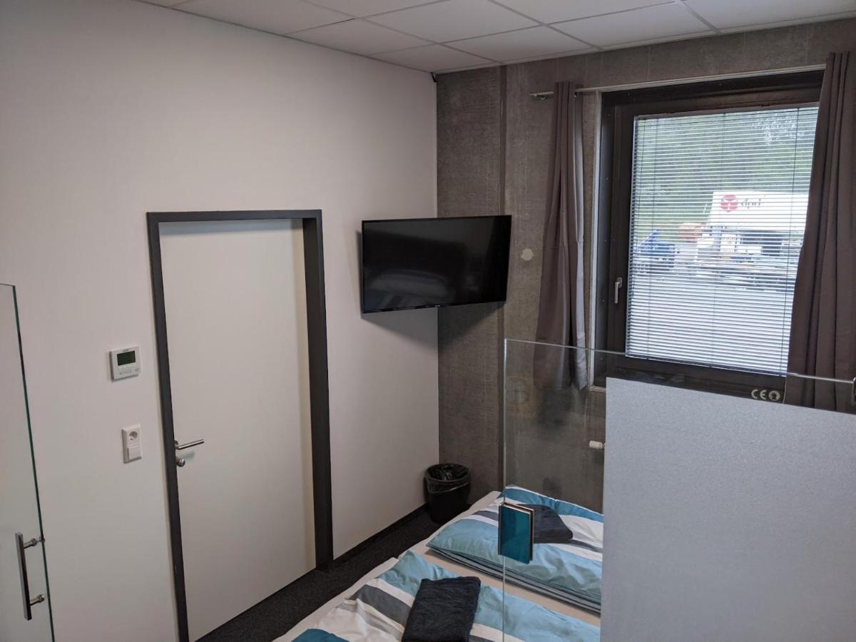 Business-Motel & 24H Selfcheckin Heimsheim ภายนอก รูปภาพ