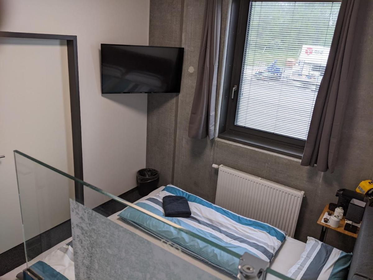 Business-Motel & 24H Selfcheckin Heimsheim ภายนอก รูปภาพ