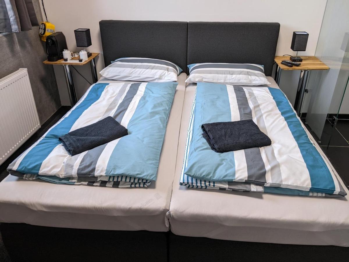 Business-Motel & 24H Selfcheckin Heimsheim ภายนอก รูปภาพ