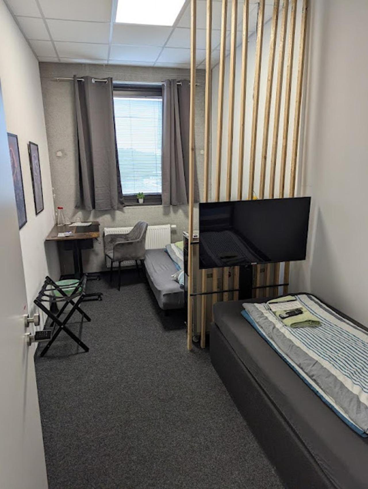 Business-Motel & 24H Selfcheckin Heimsheim ภายนอก รูปภาพ