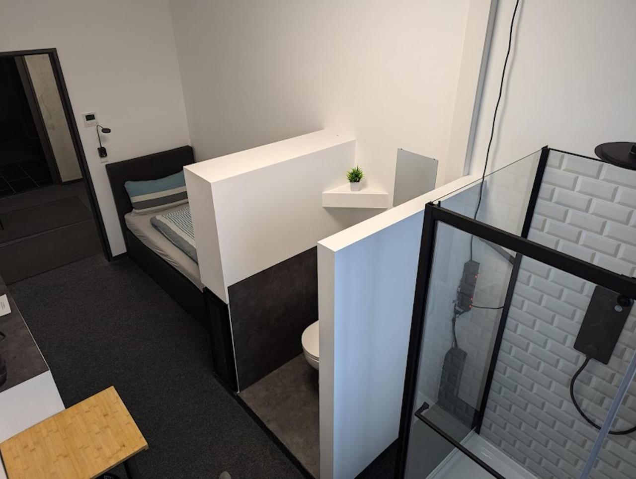 Business-Motel & 24H Selfcheckin Heimsheim ภายนอก รูปภาพ