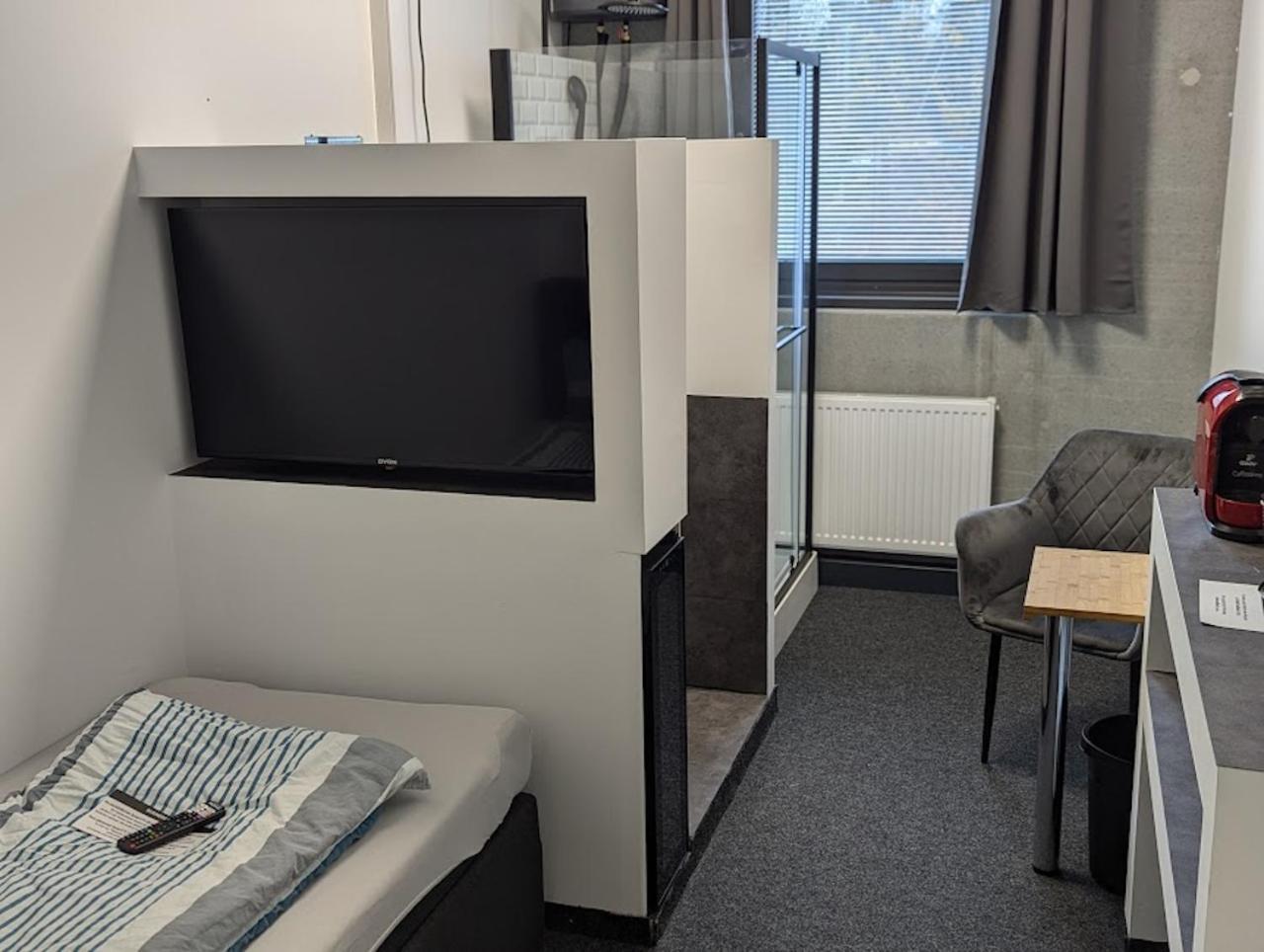 Business-Motel & 24H Selfcheckin Heimsheim ภายนอก รูปภาพ